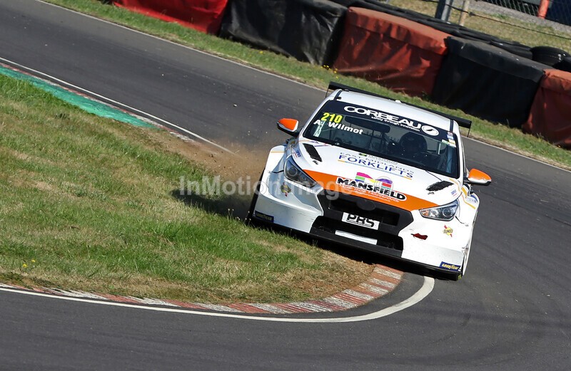  - TCR UK @ Castle Combe