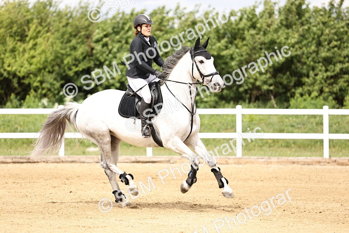 SBM_003270 - Class 11 - Senior Newcomers - 1.10m