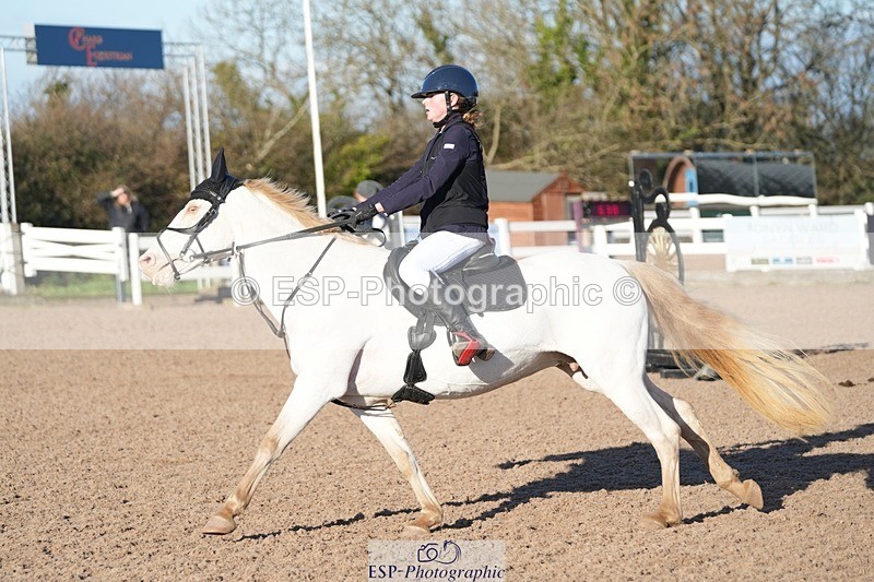 251130-105656-01031 - Cls 4 Pony Brit Nov & 80cm Open