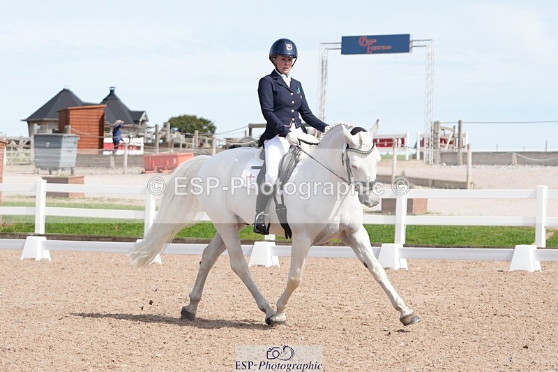 250906-135527-03799 - 067-Laura.PercyConobola.Cascade