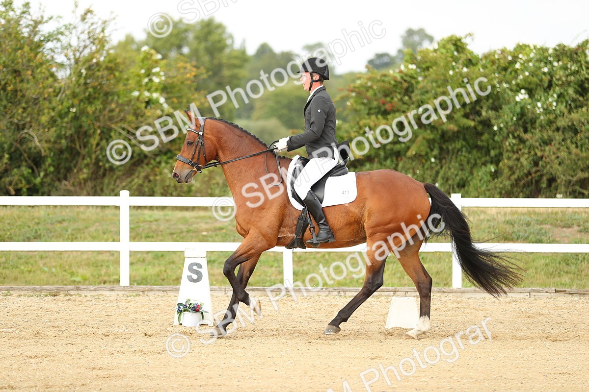 SBM_018410 - Class 14 - Novice 23 - 15.16-16.19