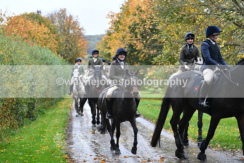 WJ5_6342 - B&B walk back for Hunt Tea !
