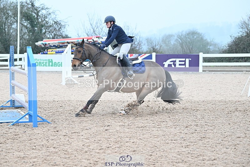 240113A-133752-02236 - Cls 12 Newcomers and 1.10m Open