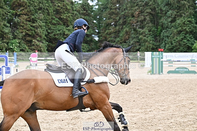 250524A-142109-12449 - D-468-Laura.Collett-LONDON.52