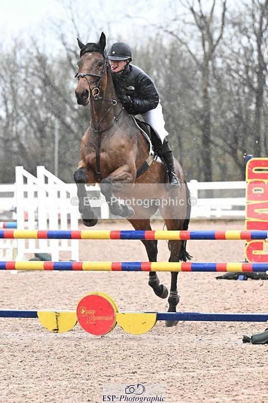 251205-124456-00523 - Cls 7 Snr Newcomers and 1.10m