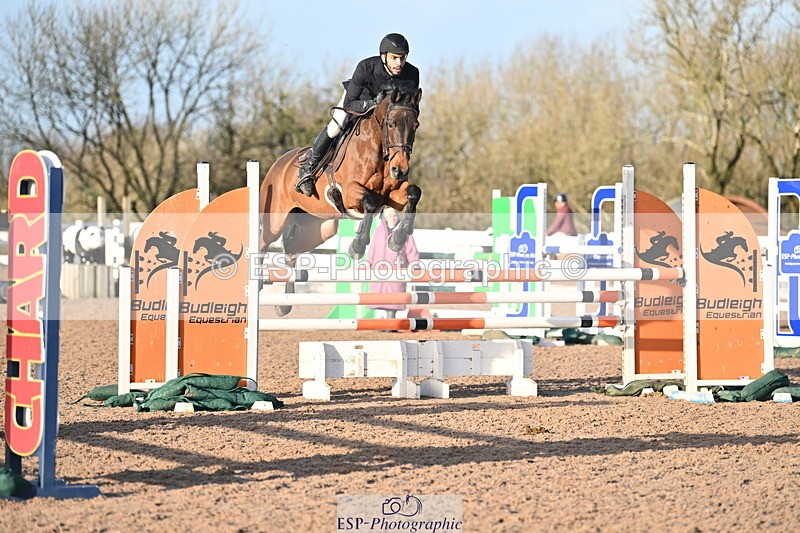 231210A-135003-02697 - Cls 20 Newcomers & 1.10m Open