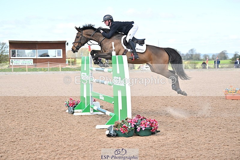 240418A-110712-02460 - Cls 5, 2 Star Medium Tour 1.35m