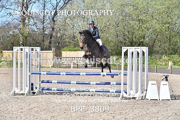 BPP_3809 - CLASS 3 FRI Senior British Novice/ 90cm Open
