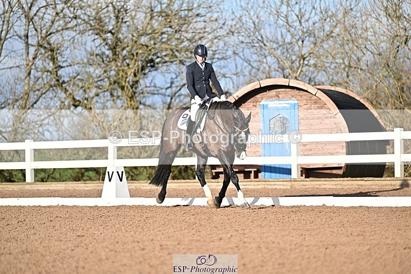 241214-111253-01328 - 144-Natasha.Rumble-Week.Orchard.Leo