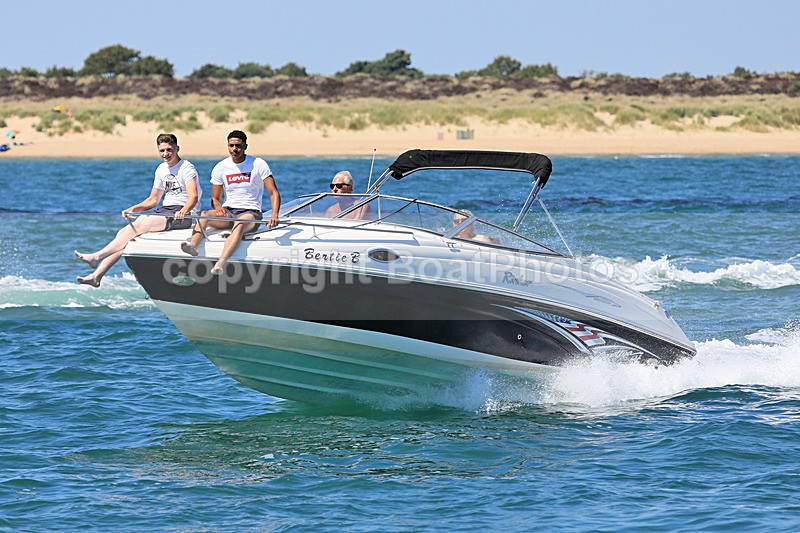 180805 BERTIE B - RINKER CAPTIVA 1Y3A6827 - Motorboats - Open