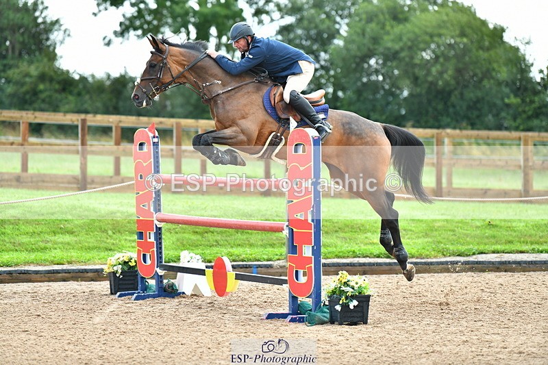 230723A-095642-10712 - Cls 4, 2 Star Small 1.30m