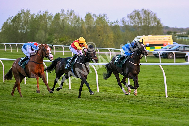 300424-Race 7-Highjacked-3221 - Race 7