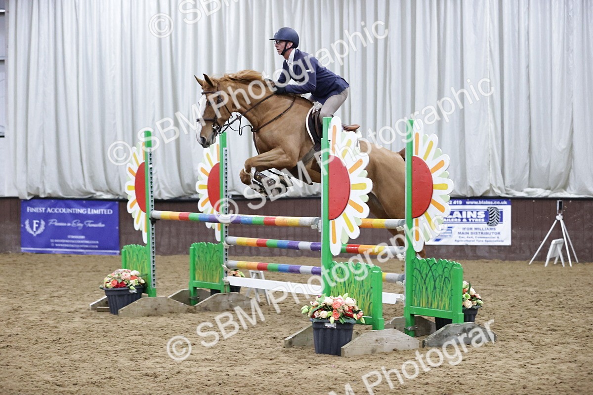 SBM_001208 - Class 4 - Senior Newcomers/ 1.10m Open