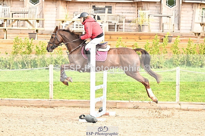 250416-100411-00200 - Cls 1 British Novice and 90cm