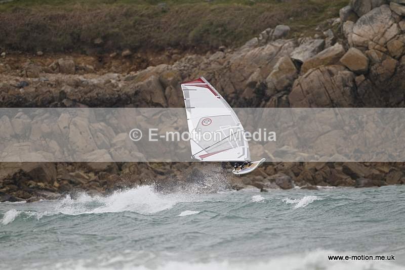WS 020510-10 - Windsurfing