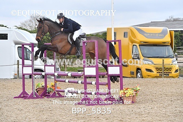 BPP_5835 - CLASS 24 SUN Senior British Novice/ 90cm Open
