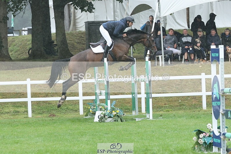 250830A-140435-06878 - Cls 16 Snr Newcomers and 1.10m Open