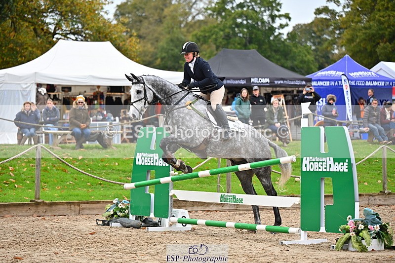 251026A-111517-23906 - D-360-Hannah.Norvill