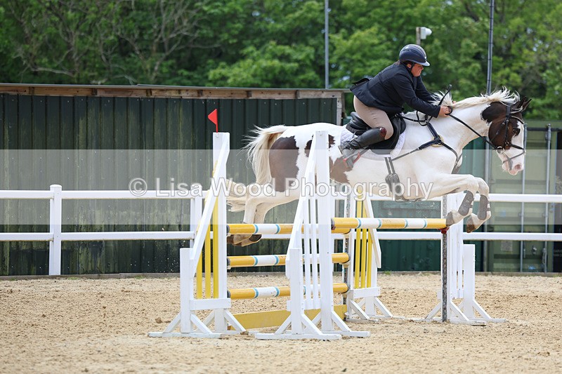 3E7A9368 - Class 8: Senior Newcomers/1.10m open