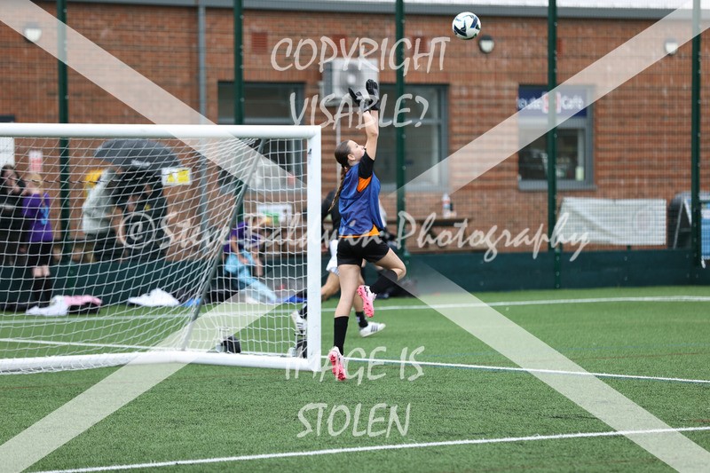 1DX32103 - Sat 6th U12 Girls