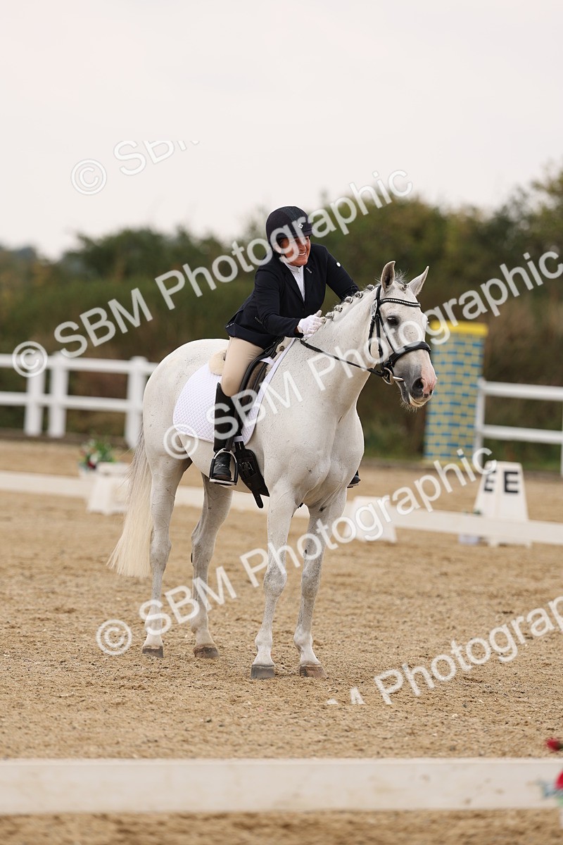 SBM_01755 - Class 9 - Novice 27 Champs