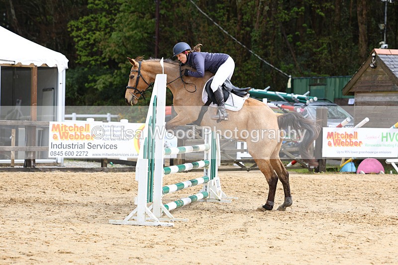 3E7A0901 - Class 4: Senior British Novice/90cm open