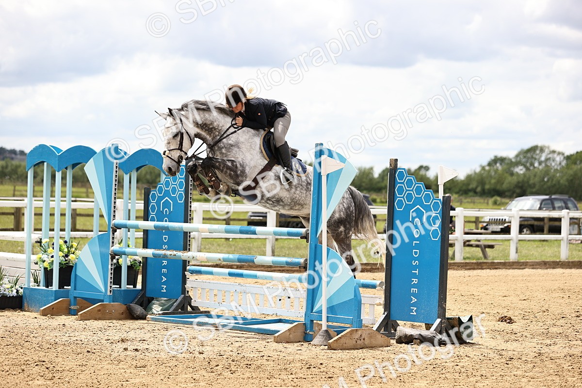 SBM_003035 - Class 11 - Senior Newcomers - 1.10m