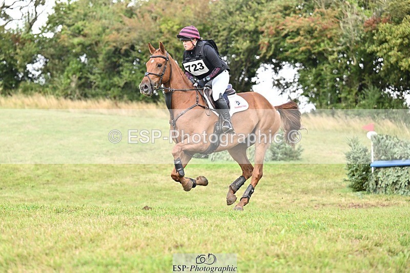 250831-154044-12218 - O-723-Lizzie.Luxton