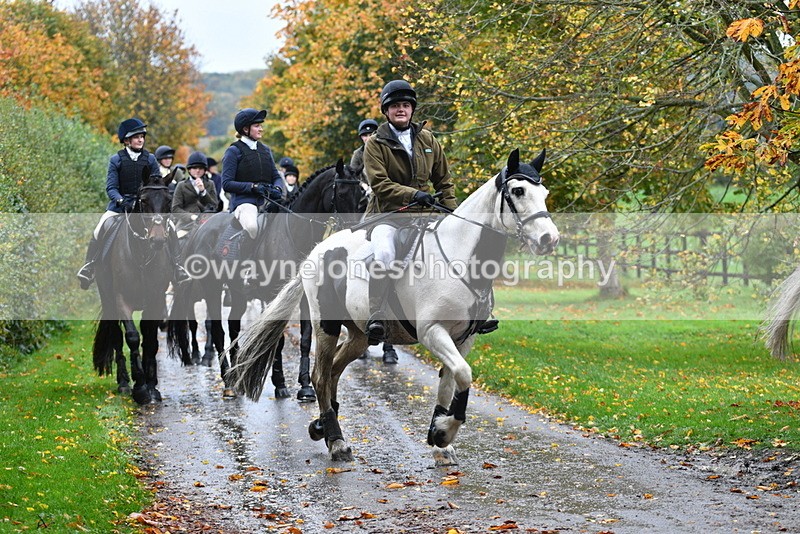 WJ5_6321 - B&B walk back for Hunt Tea !