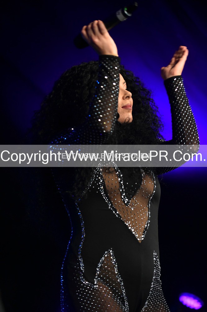 SH4_5990 - The Cher Experience