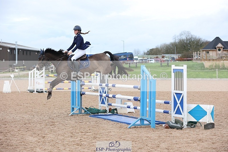 241117X-143313-04981 - Cls 37s 138cm