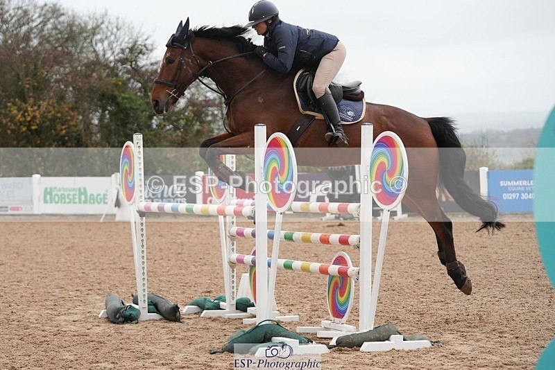 251109-113319-03576 - Cls 20 Newcomers and 1.10m Open