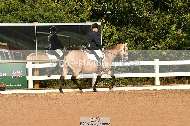 250817-092512-06907 - 082-Sarah.DavisWinston.Classic.Gold