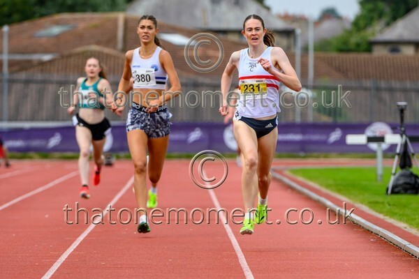 Nat26SUN-920225 - Track Female