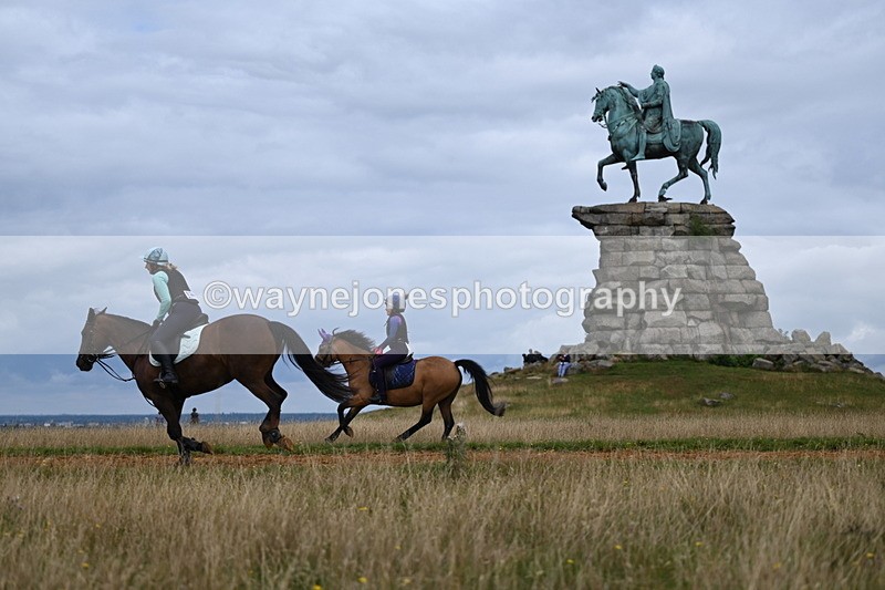 DSC_6183 - Time at Statue 12:17 to 12:44