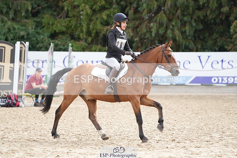 250824A-104416-34877 - 2002-Florence.Dovey-Moneyhills.Pageant