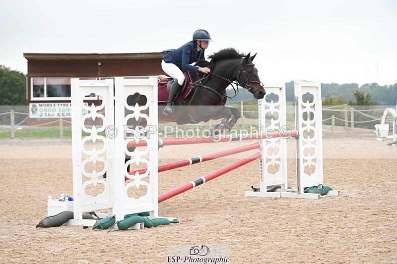250920-122158-01246 - Cls 10 Pony Foxhunter and 1.10m