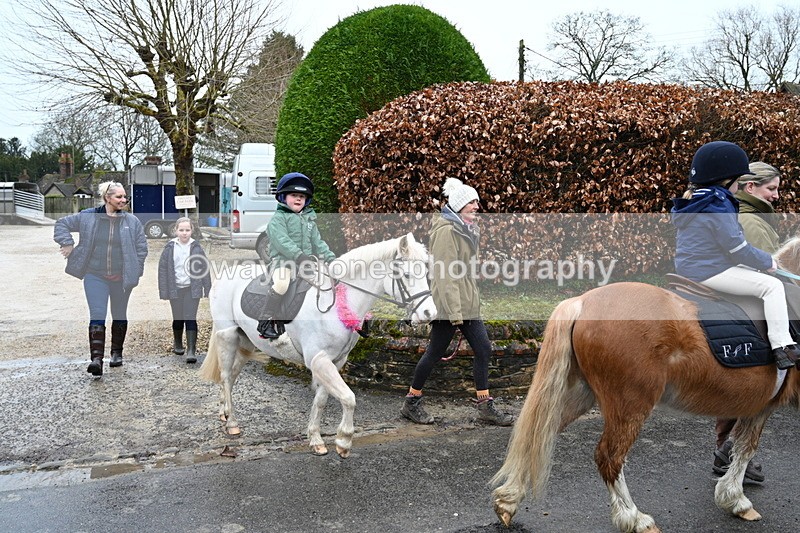WJ7_9342 - Walk out..