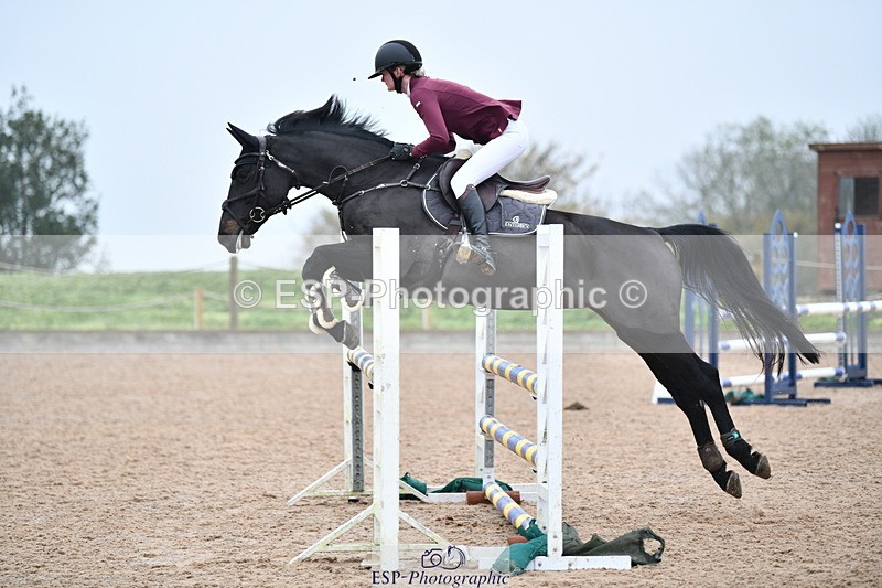 241102A-105448-04128 - SAT Cls 9 British Novice and 90cm Open