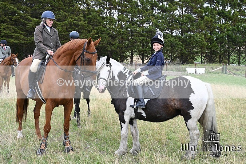 WJ7_0738 - Berks & Bucks Hound Exercise Blewbury 13-09-26
