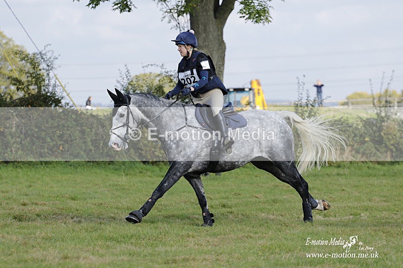  WWHT 171021 3506 - Intermediate Pairs (0.90m)  17/10/21