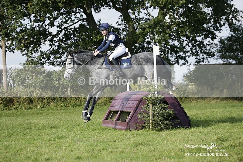  WWHT 171021 3881 - Open (1.00m)  17/10/21