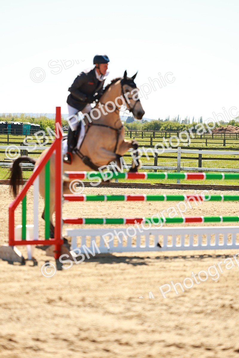 SBM_001211 - Class 4 - Senior Newcomers 1.10m