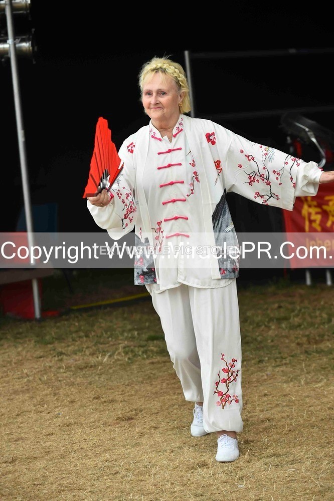 SH4_1628 - Tai Chi with Lisa Kay.