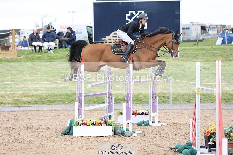 240419A-121827-07151 - Cls 6, 2 Star Medium Tour 1.35m