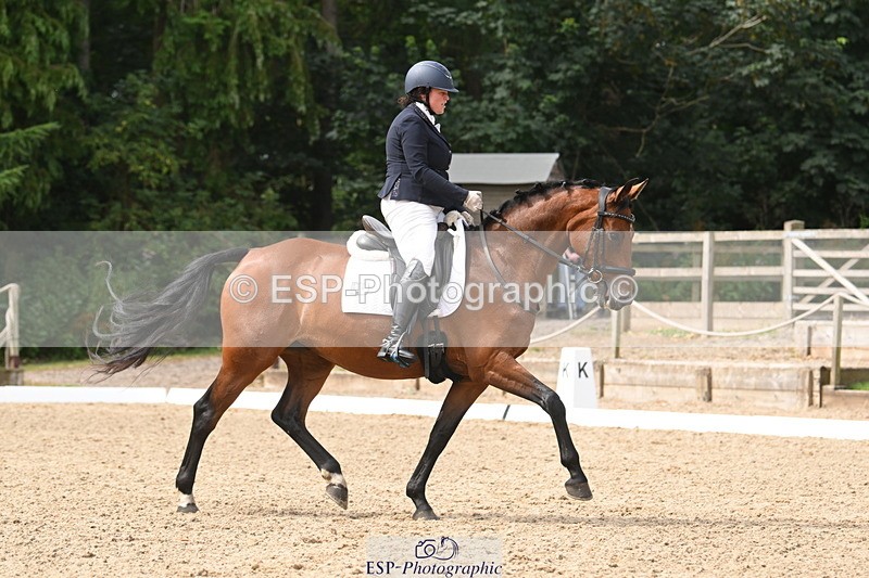 250719A-105109-04066 - 134-Carly.Moore-Taylors.Park.De'.Debutant