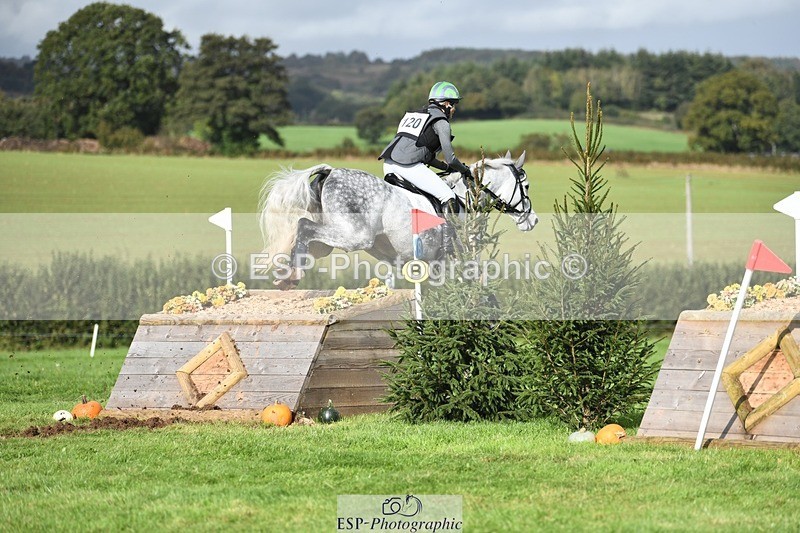 231020-140929-09682 - 120-VAN.KAUNITZ-Sara.Squires-XC