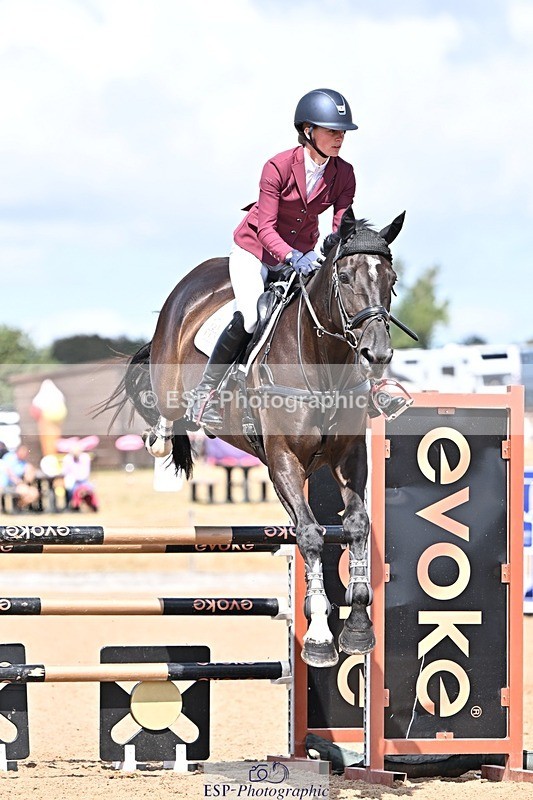 260819-142436-01071 - Cls 6 Foxhunter and 1.20m