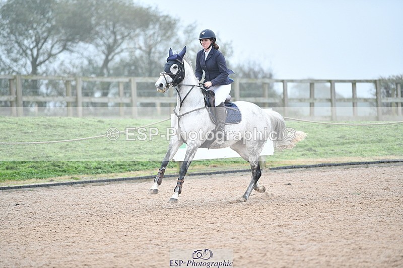 241102A-112607-04290 - SAT Cls 9 British Novice and 90cm Open