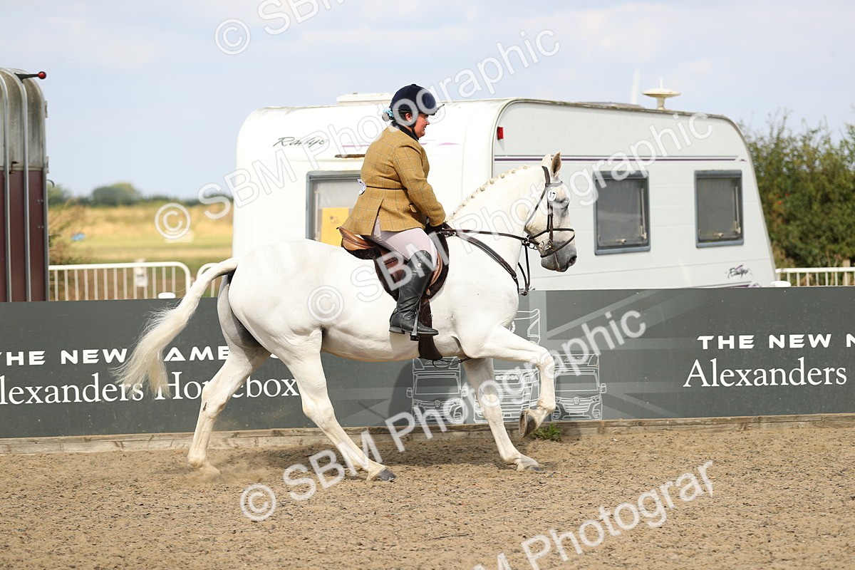 SBM_05709 - Class 48a Style & Performance 70cm (15-19)